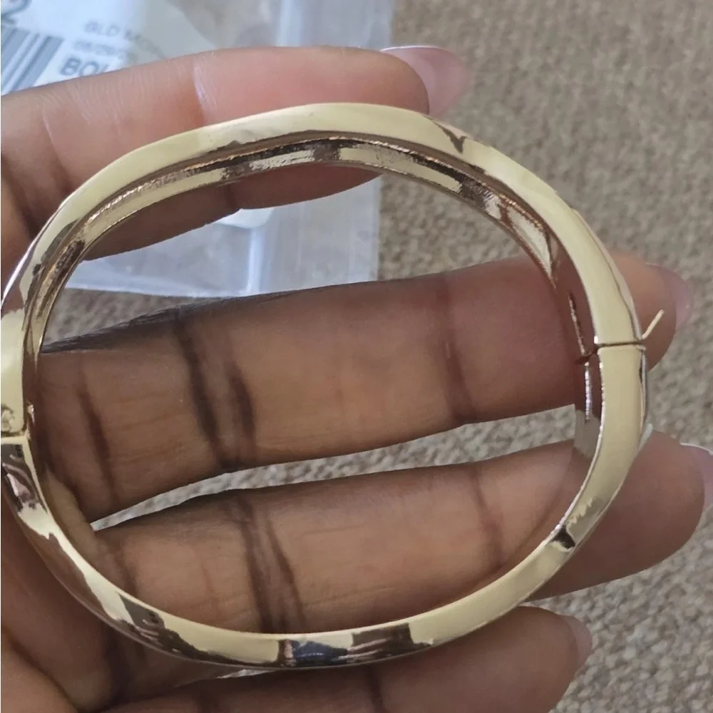 Anne Klein Beautiful 2 Tone Wavy Cuff Bracelet Gold White Women New
